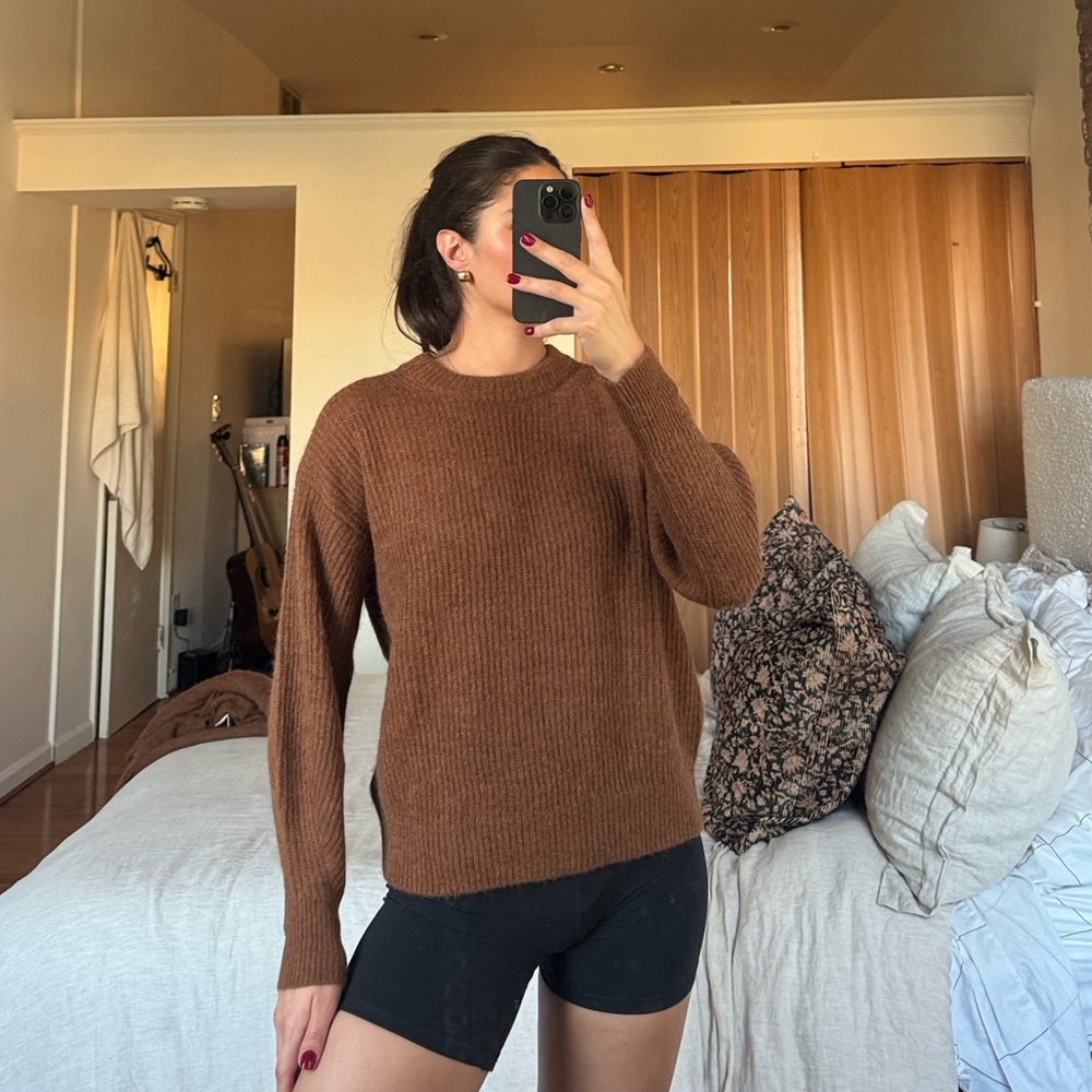 NWT Crew Neck Sweater size s